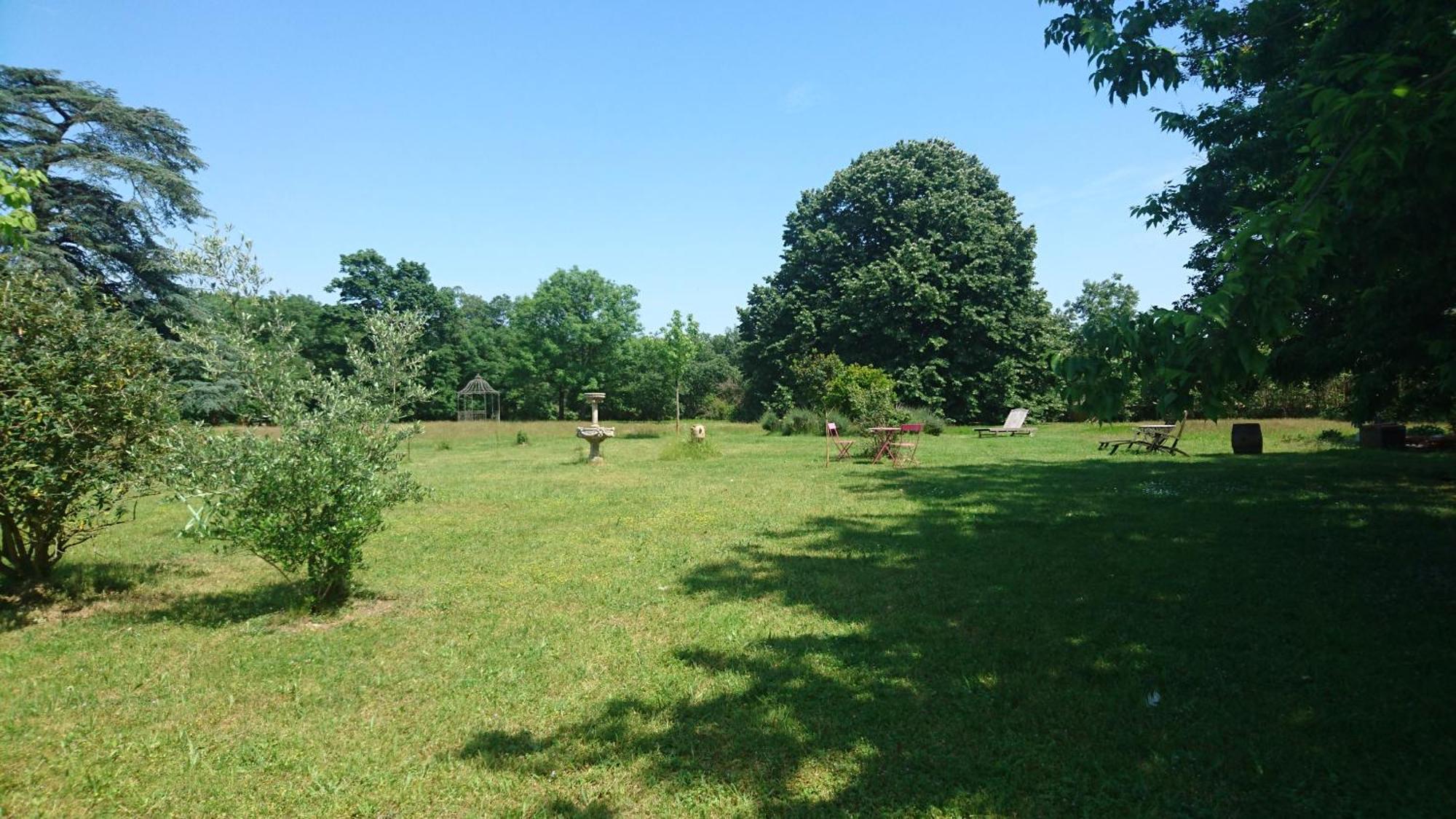 L'Ecrin De Vert Saint-Alban-du-Rhône Стая снимка